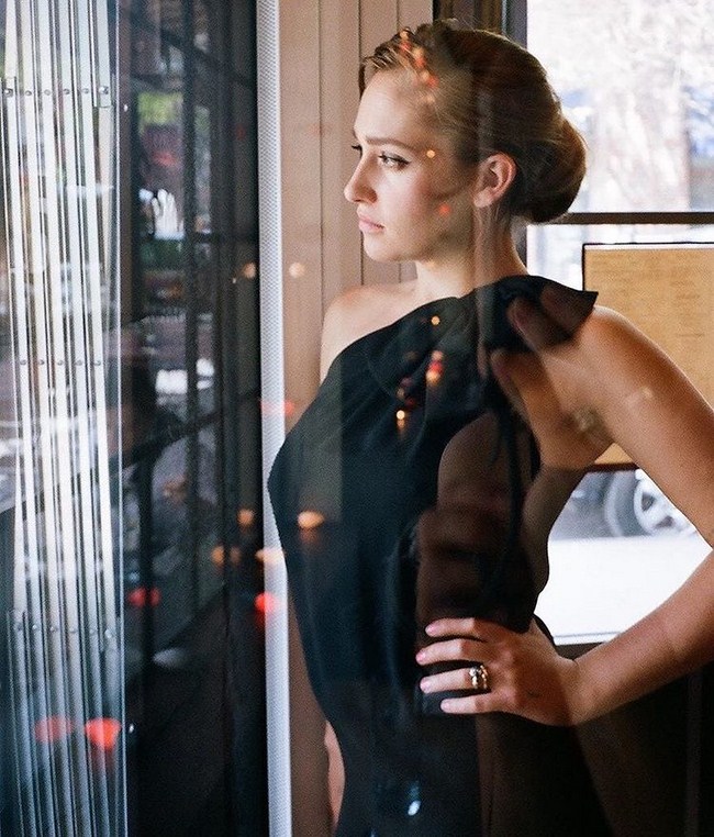 Jemima Kirke Hot Photos